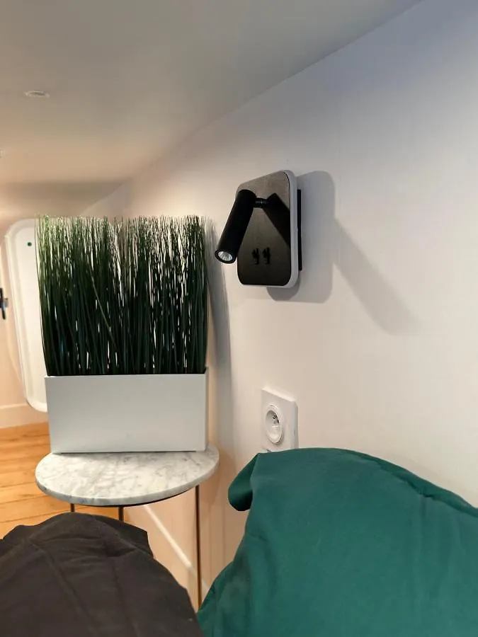 The Garden - Cosy Studio With Ac In The Very Center Of Paryż 0*,